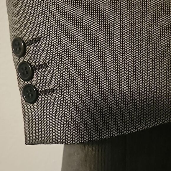 Louis Feraud  two Button Blazer Size 44 - Picture 4 of 9